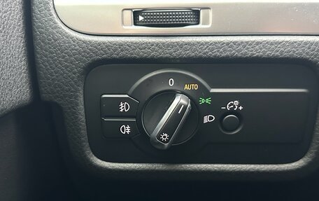 Volkswagen Touareg III, 2015 год, 2 850 000 рублей, 31 фотография