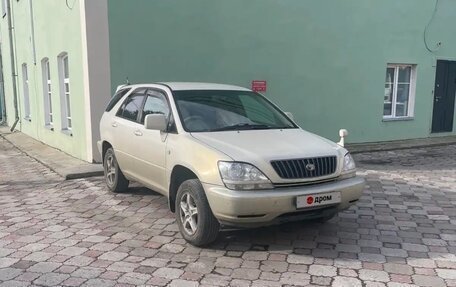 Toyota Harrier, 1998 год, 700 000 рублей, 3 фотография