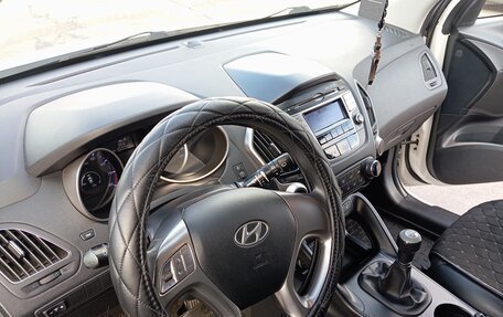 Hyundai ix35 I рестайлинг, 2012 год, 1 150 000 рублей, 10 фотография