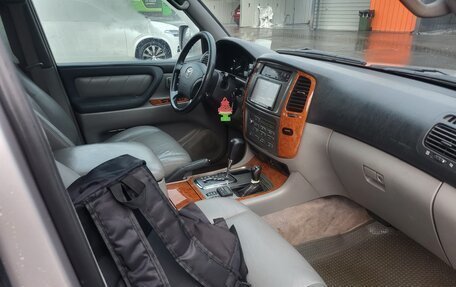 Toyota Land Cruiser 100 рестайлинг 2, 2002 год, 2 655 000 рублей, 8 фотография