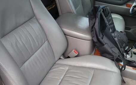 Toyota Land Cruiser 100 рестайлинг 2, 2002 год, 2 655 000 рублей, 7 фотография