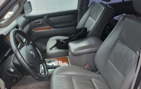 Toyota Land Cruiser 100 рестайлинг 2, 2002 год, 2 655 000 рублей, 12 фотография