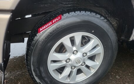 Toyota Land Cruiser 100 рестайлинг 2, 2002 год, 2 655 000 рублей, 10 фотография