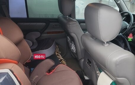 Toyota Land Cruiser 100 рестайлинг 2, 2002 год, 2 655 000 рублей, 11 фотография