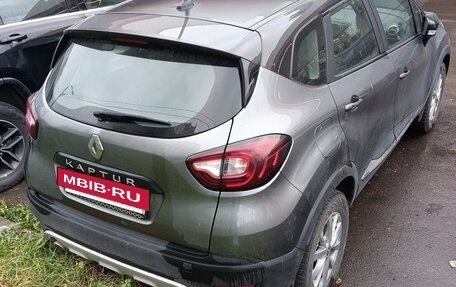 Renault Kaptur I рестайлинг, 2022 год, 2 300 000 рублей, 6 фотография