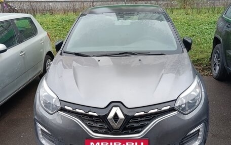 Renault Kaptur I рестайлинг, 2022 год, 2 300 000 рублей, 2 фотография