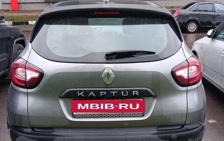 Renault Kaptur I рестайлинг, 2022 год, 2 300 000 рублей, 5 фотография