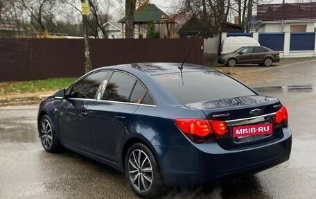 Chevrolet Cruze II, 2010 год, 650 000 рублей, 5 фотография