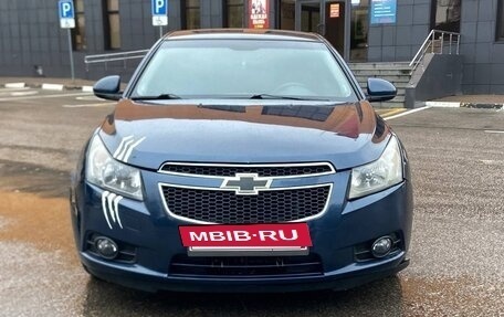 Chevrolet Cruze II, 2010 год, 650 000 рублей, 3 фотография