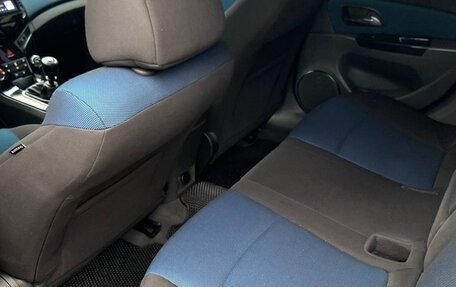 Chevrolet Cruze II, 2010 год, 650 000 рублей, 19 фотография