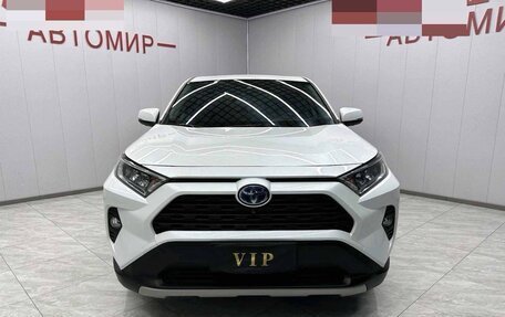 Toyota RAV4, 2021 год, 3 900 000 рублей, 1 фотография