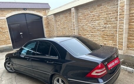 Mercedes-Benz C-Класс, 2005 год, 750 000 рублей, 3 фотография