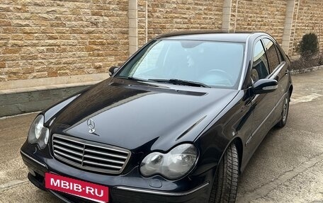 Mercedes-Benz C-Класс, 2005 год, 750 000 рублей, 2 фотография