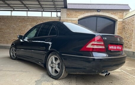 Mercedes-Benz C-Класс, 2005 год, 750 000 рублей, 22 фотография