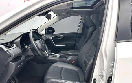 Toyota RAV4, 2021 год, 3 900 000 рублей, 3 фотография