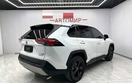 Toyota RAV4, 2021 год, 3 900 000 рублей, 7 фотография