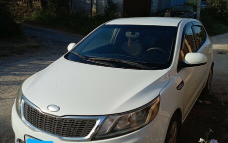 KIA Rio III рестайлинг, 2013 год, 700 000 рублей, 2 фотография