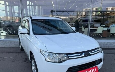Mitsubishi Outlander III рестайлинг 3, 2012 год, 1 150 000 рублей, 3 фотография
