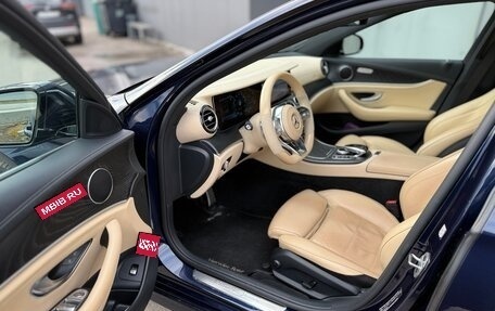 Mercedes-Benz E-Класс, 2019 год, 4 200 000 рублей, 3 фотография