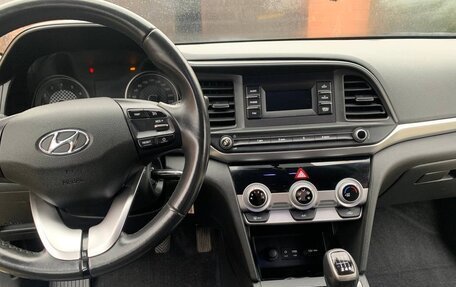 Hyundai Elantra VI рестайлинг, 2019 год, 1 550 000 рублей, 7 фотография