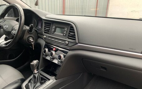 Hyundai Elantra VI рестайлинг, 2019 год, 1 550 000 рублей, 9 фотография