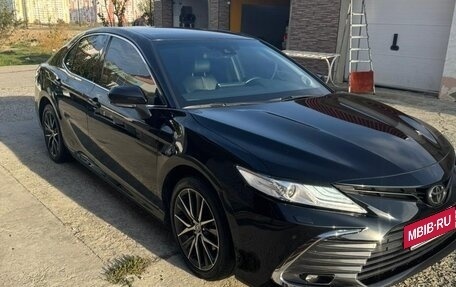 Toyota Camry, 2021 год, 3 250 000 рублей, 3 фотография