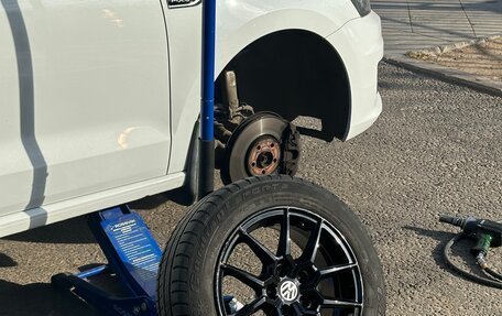 Volkswagen Polo VI (EU Market), 2018 год, 1 100 000 рублей, 37 фотография