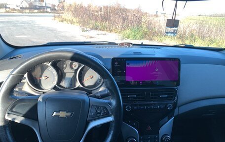 Chevrolet Cruze II, 2010 год, 620 000 рублей, 8 фотография