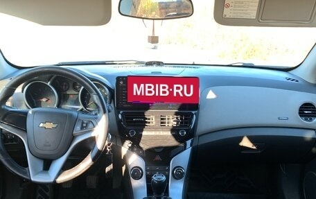 Chevrolet Cruze II, 2010 год, 620 000 рублей, 7 фотография