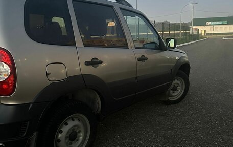 Chevrolet Niva I рестайлинг, 2018 год, 620 000 рублей, 4 фотография