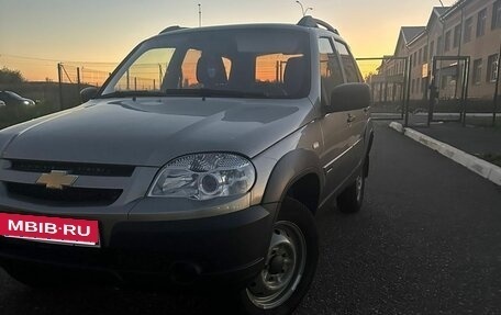 Chevrolet Niva I рестайлинг, 2018 год, 620 000 рублей, 2 фотография