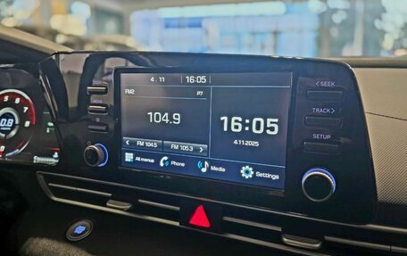 Hyundai Elantra, 2022 год, 2 050 000 рублей, 16 фотография