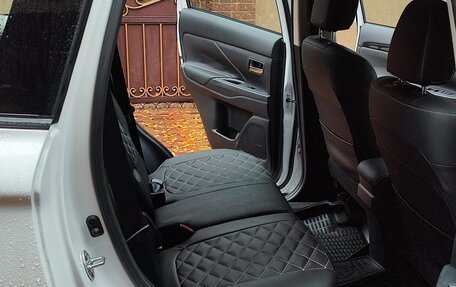 Mitsubishi Outlander III рестайлинг 3, 2022 год, 2 690 000 рублей, 12 фотография