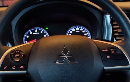 Mitsubishi Outlander III рестайлинг 3, 2022 год, 2 690 000 рублей, 16 фотография