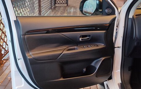 Mitsubishi Outlander III рестайлинг 3, 2022 год, 2 690 000 рублей, 23 фотография