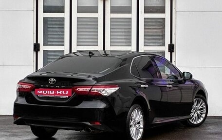 Toyota Camry, 2020 год, 2 699 000 рублей, 2 фотография