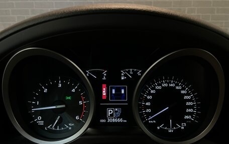 Toyota Land Cruiser 200, 2013 год, 3 300 000 рублей, 22 фотография