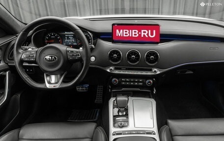 KIA Stinger I, 2021 год, 3 780 000 рублей, 10 фотография