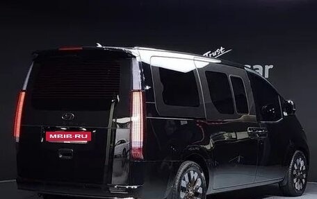 Hyundai Staria, 2022 год, 3 710 000 рублей, 2 фотография