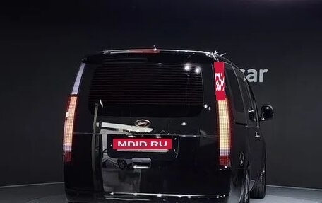 Hyundai Staria, 2022 год, 3 710 000 рублей, 4 фотография