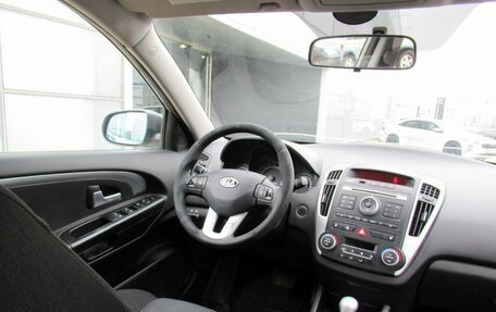 KIA cee'd I рестайлинг, 2011 год, 800 000 рублей, 13 фотография