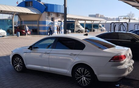 Volkswagen Passat B8 рестайлинг, 2015 год, 1 450 000 рублей, 3 фотография