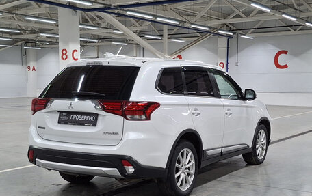 Mitsubishi Outlander III рестайлинг 3, 2017 год, 2 199 000 рублей, 6 фотография