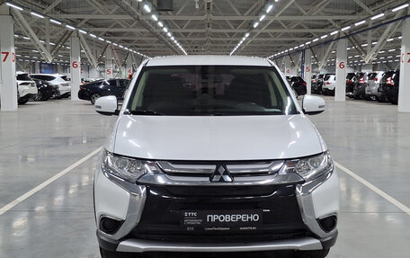 Mitsubishi Outlander III рестайлинг 3, 2017 год, 2 199 000 рублей, 2 фотография