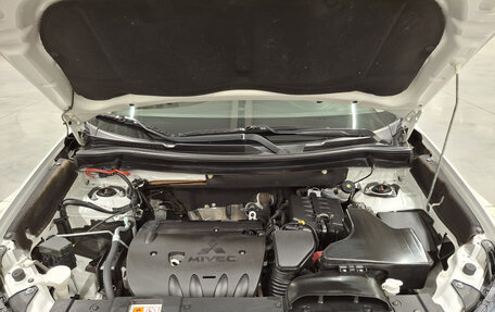 Mitsubishi Outlander III рестайлинг 3, 2017 год, 2 199 000 рублей, 11 фотография