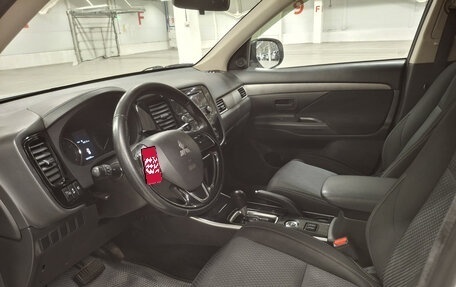 Mitsubishi Outlander III рестайлинг 3, 2017 год, 2 199 000 рублей, 20 фотография