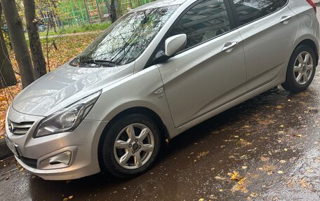 Hyundai Solaris II рестайлинг, 2015 год, 1 095 000 рублей, 1 фотография