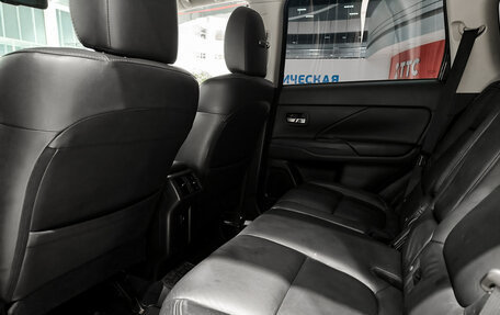 Mitsubishi Outlander III рестайлинг 3, 2019 год, 2 395 000 рублей, 12 фотография