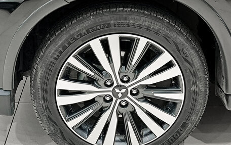 Mitsubishi Outlander III рестайлинг 3, 2019 год, 2 395 000 рублей, 18 фотография