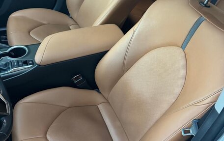 Toyota Camry, 2022 год, 4 100 000 рублей, 4 фотография